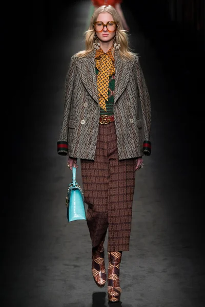 Look 5